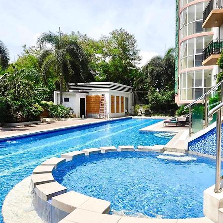 Lancris Residences 2 Bedroom Entire Apartment Near Airport With Pool Paranaque City Esterno foto