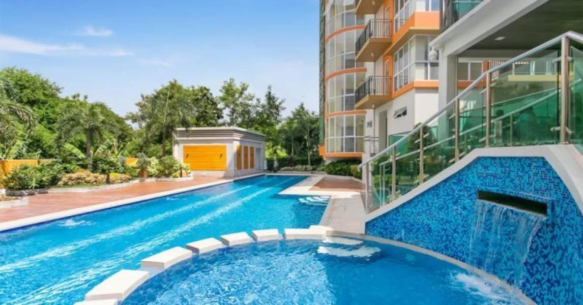 Lancris Residences 2 Bedroom Entire Apartment Near Airport With Pool Paranaque City Esterno foto