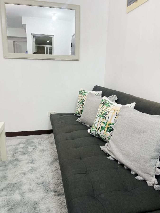 Lancris Residences 2 Bedroom Entire Apartment Near Airport With Pool Paranaque City Esterno foto