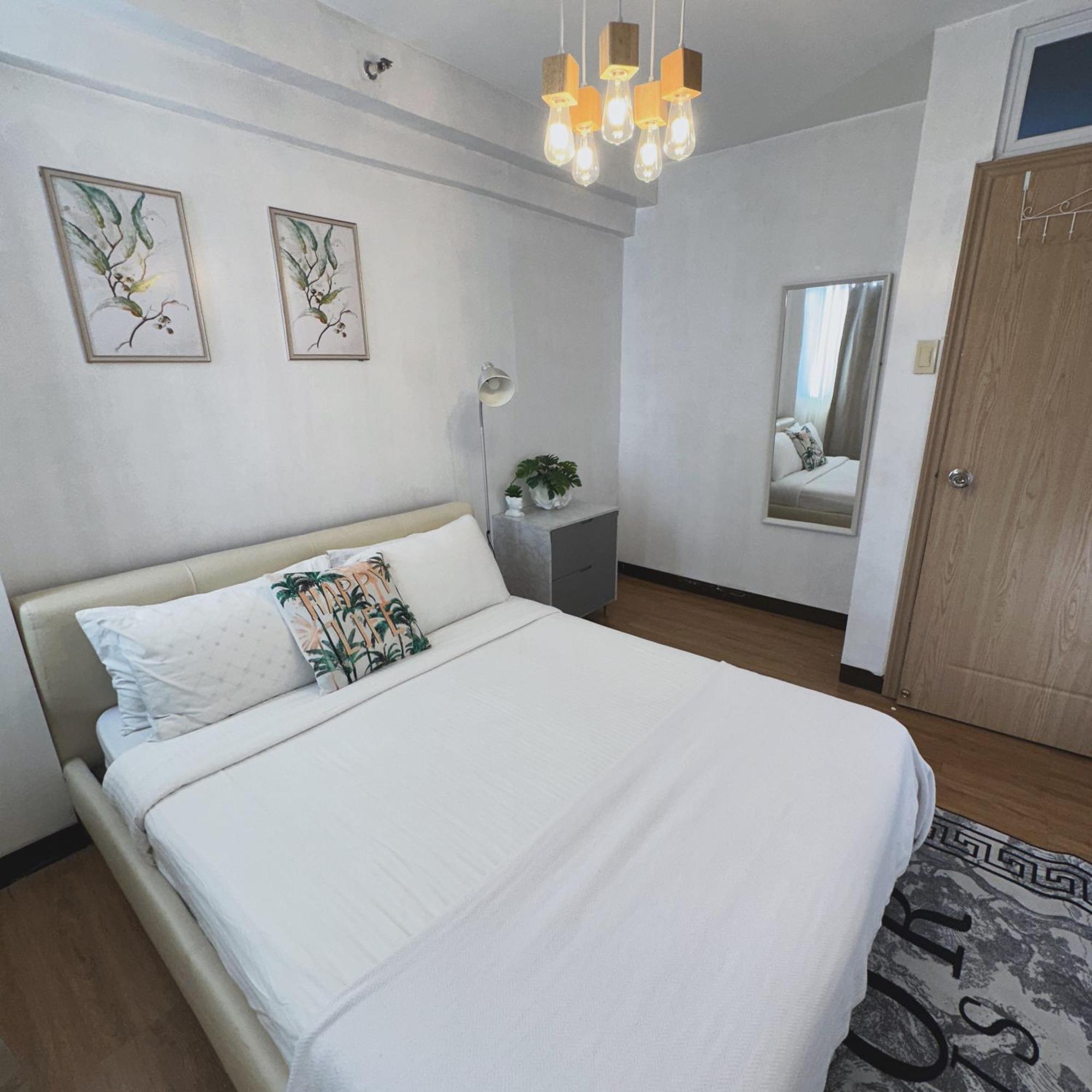 Lancris Residences 2 Bedroom Entire Apartment Near Airport With Pool Paranaque City Esterno foto