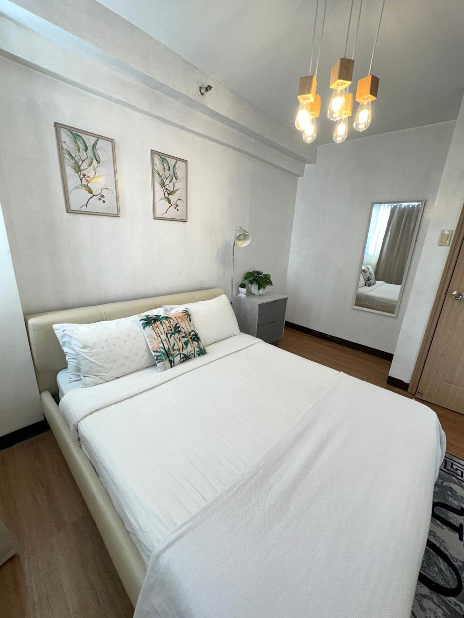 Lancris Residences 2 Bedroom Entire Apartment Near Airport With Pool Paranaque City Esterno foto