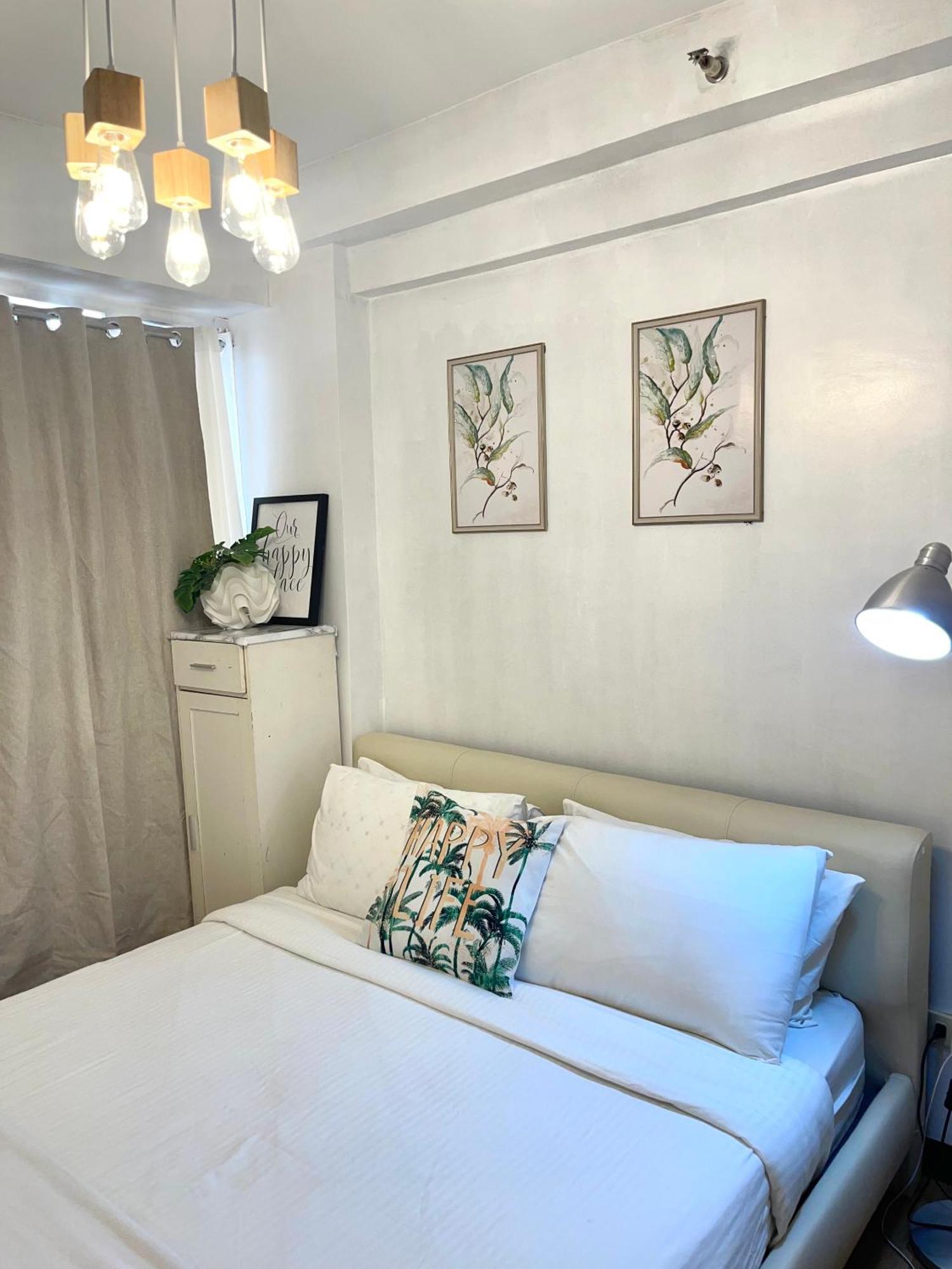 Lancris Residences 2 Bedroom Entire Apartment Near Airport With Pool Paranaque City Esterno foto